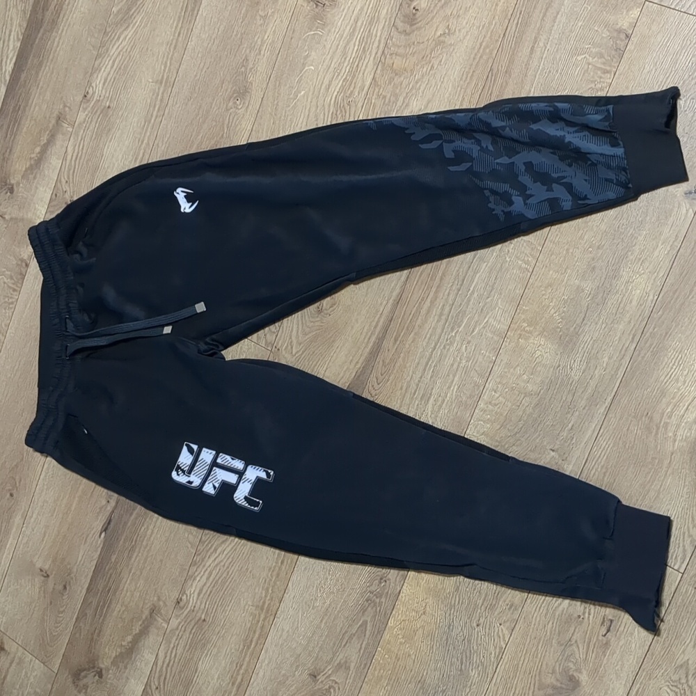 UFC VENUM AUTHENTIC FIGHT NIGHT MEN’S WALKOUT PANTS BLACK Size M NWT